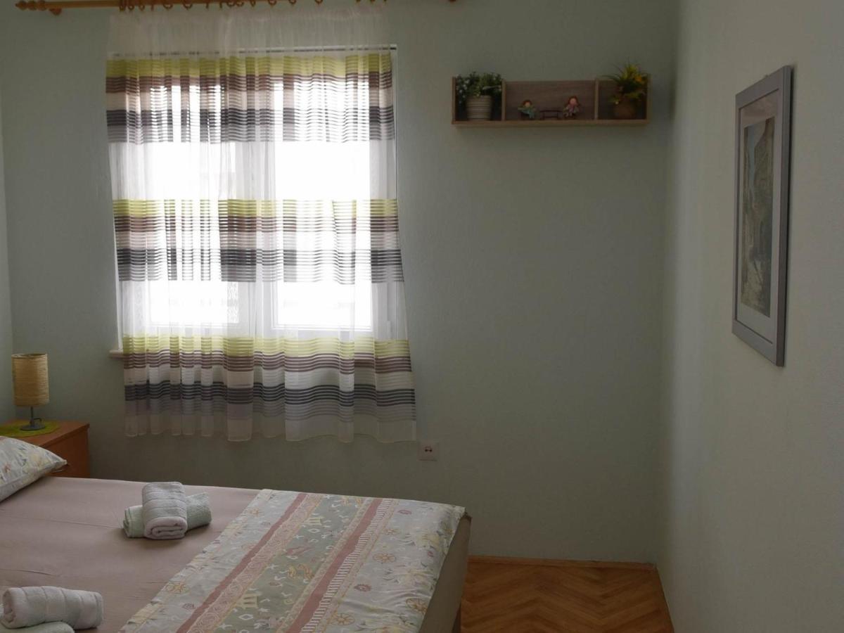Apartment Manigo Supetar Exterior foto